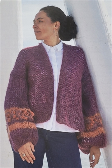 Cardigan, Bella